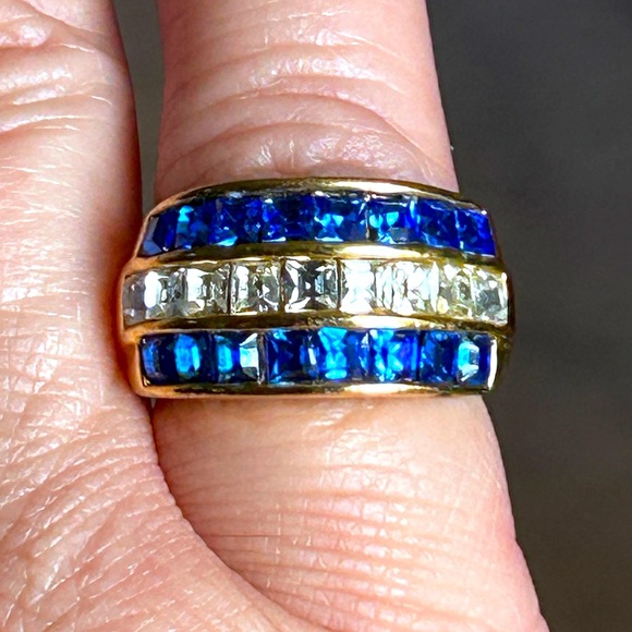 Gorgeous gold tone blue and white stone signature ring, size 7 3/4 - Picture 1 of 6